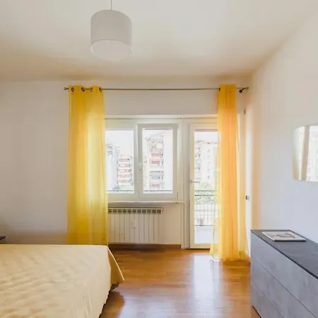 Appartement Cinecittà Incantevole E Moderno 2+2+1 Ac Wifi